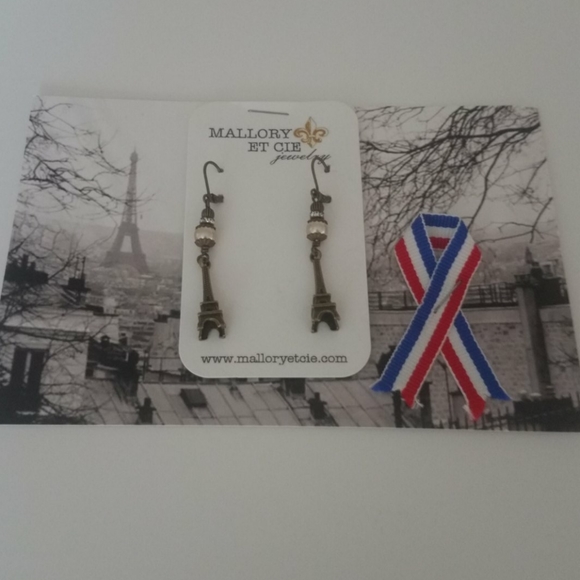 New Mallory et Cie  Eiffel Tower Earrings - Picture 2 of 3
